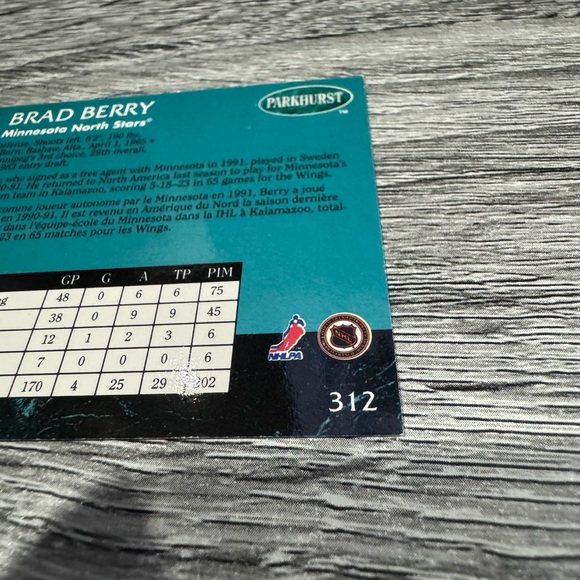 NHL | 1992-93 Parkhurst #312: Minnesota North Stars: Brad Berry - Hockey Card - Picture 13 of 13